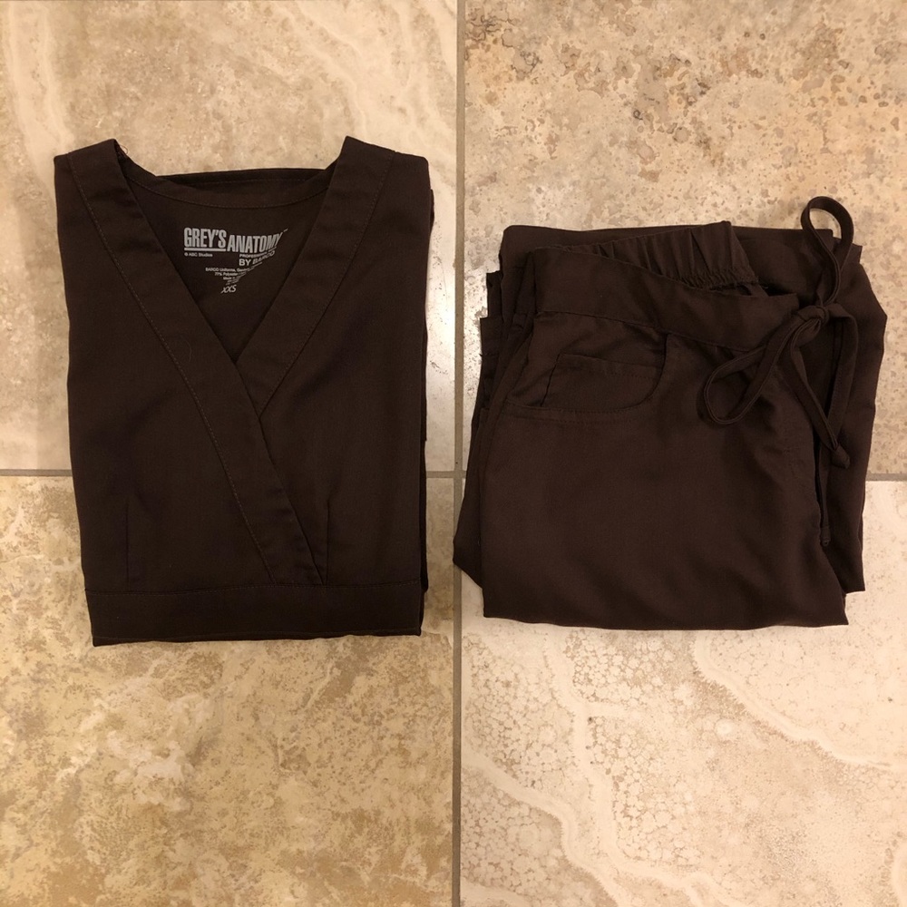 Brand New Greys Anatomy Scrub Set Brown
